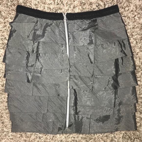 Grey mini skirt ! Super cute - Picture 7 of 7